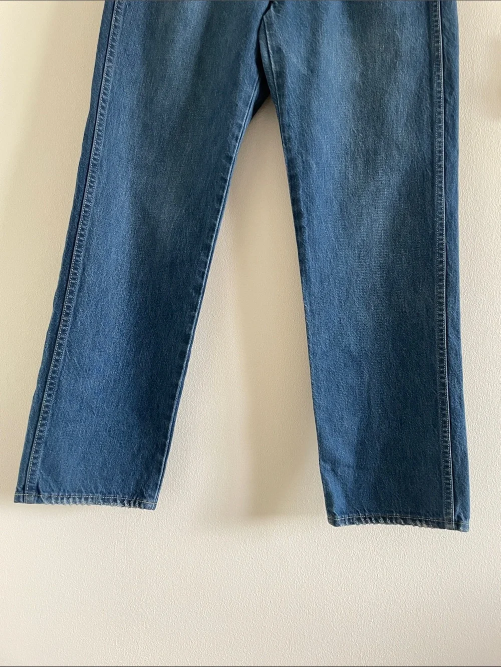 AMO Libby Jeans Women’s Size 27 Relaxed Straight Cropped Mid Rise Mastermind